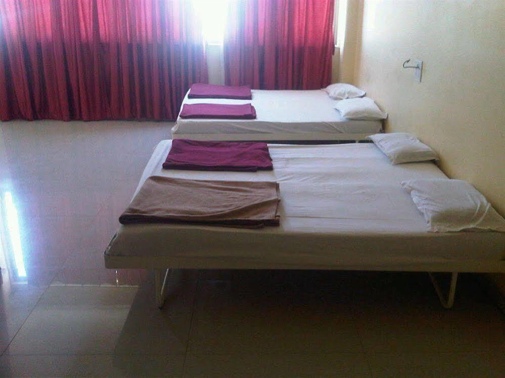 Sai Palkhi Niwara Hotel Shirdi Exterior photo